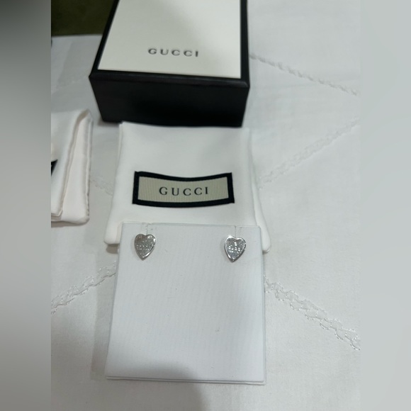 Gucci Trademark Heart Earrings And Bracelet Set - Picture 2 of 7